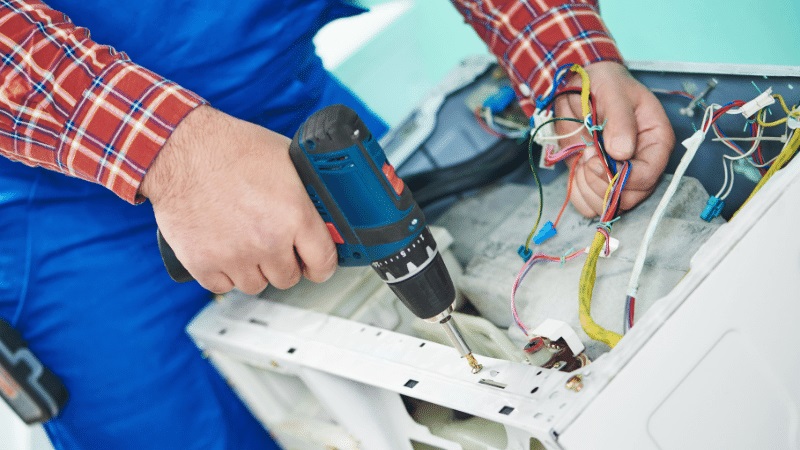 Beylikdüzü Vaillant Vaillant çamaşır makinesi kart tamiri – Su almama arızası orijinal parça ile giderildi. - Teknik servis örneği